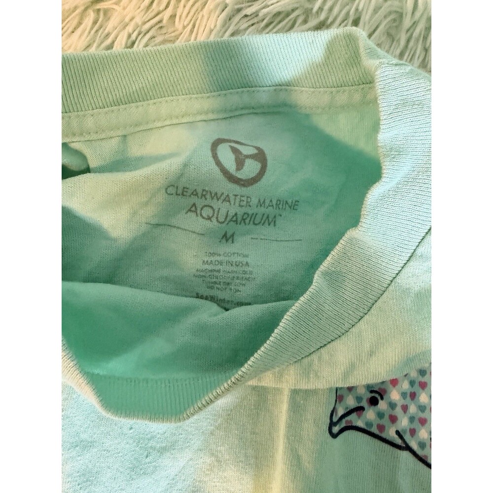 Clearwater Marine Aquarium Vintage Winter The Dolphin Womens Med Long Sleeve Tee
